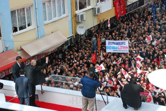 MHP LİDERi DEVLET BAHÇELİ AKHİSARLILAR İLE BULUŞTU